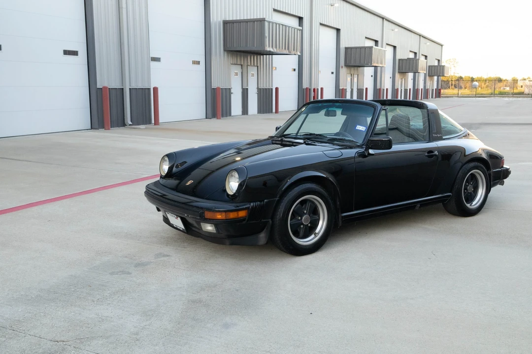 1985 Porsche 911 Carrera 3.2 - Image 2 of 31