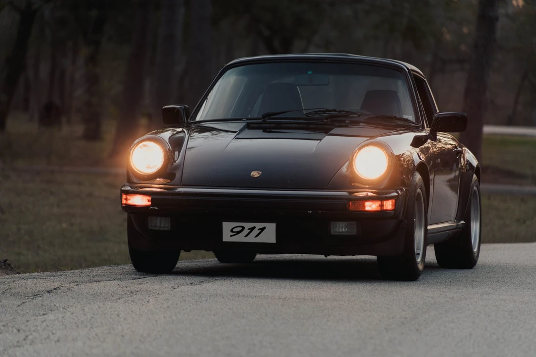 1985 Porsche 911 Carrera 3.2 - Image 30 of 31