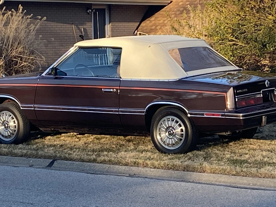 1982 Chrysler LeBaron - Image 25 of 31
