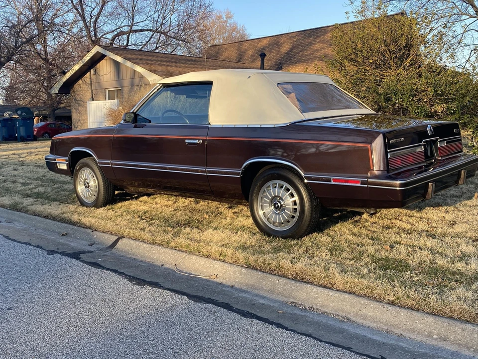 1982 Chrysler LeBaron - Image 22 of 31