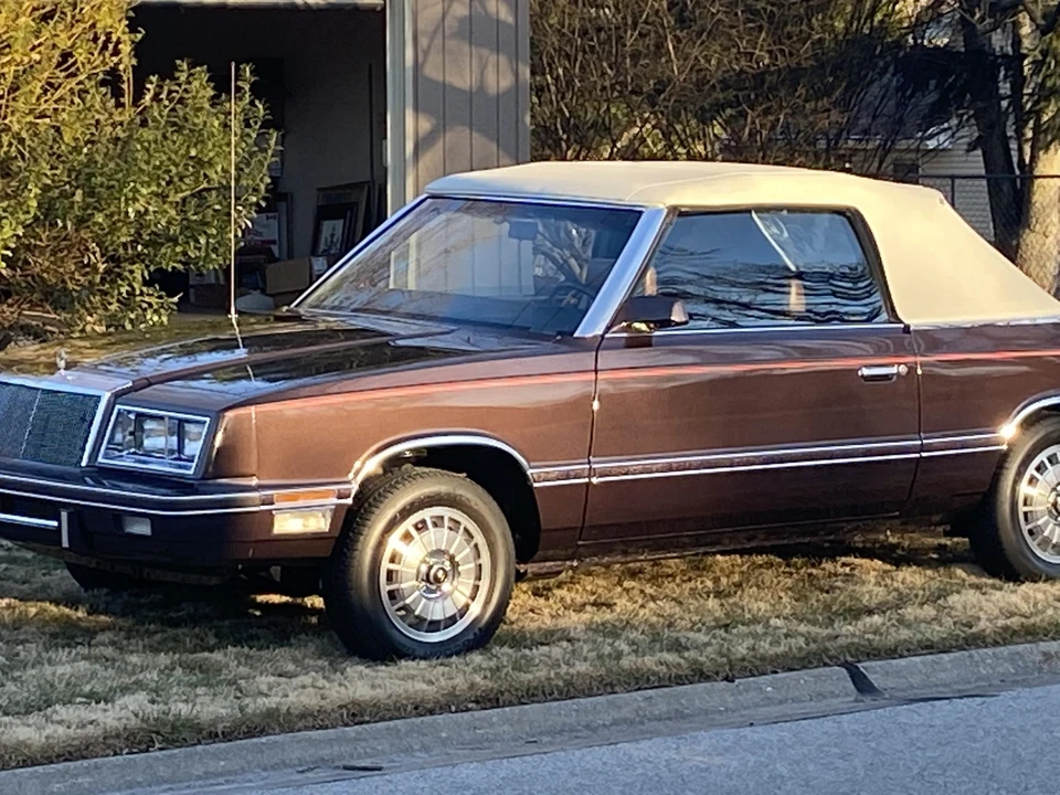 1982 Chrysler LeBaron - Image 23 of 31
