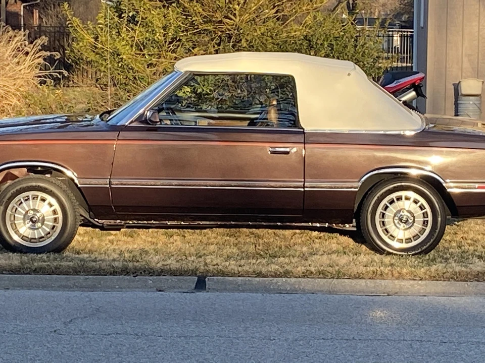 1982 Chrysler LeBaron - Image 26 of 31