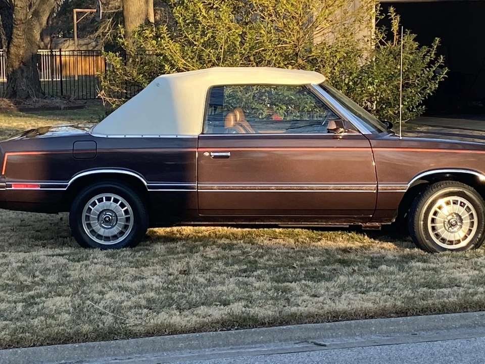 1982 Chrysler LeBaron - Image 27 of 31