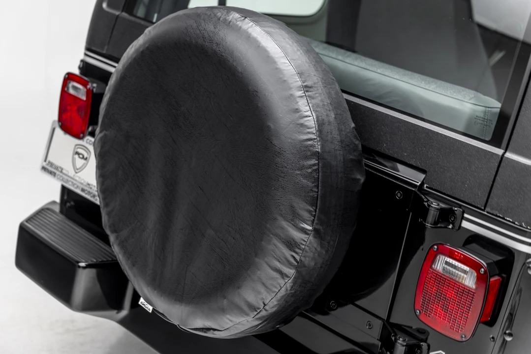 1993 Jeep YJ Wrangler - Image 23 of 31