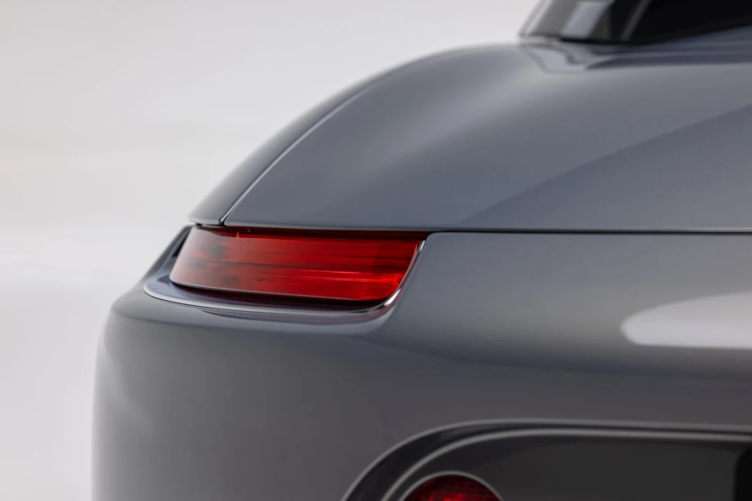 2002 BMW Z8 - Image 27 of 31