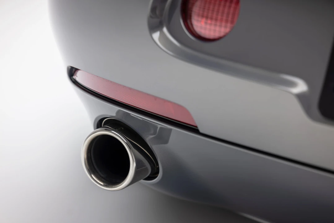 2002 BMW Z8 - Image 30 of 31