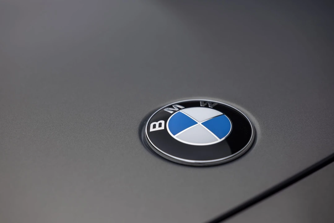 2002 BMW Z8 - Image 31 of 31