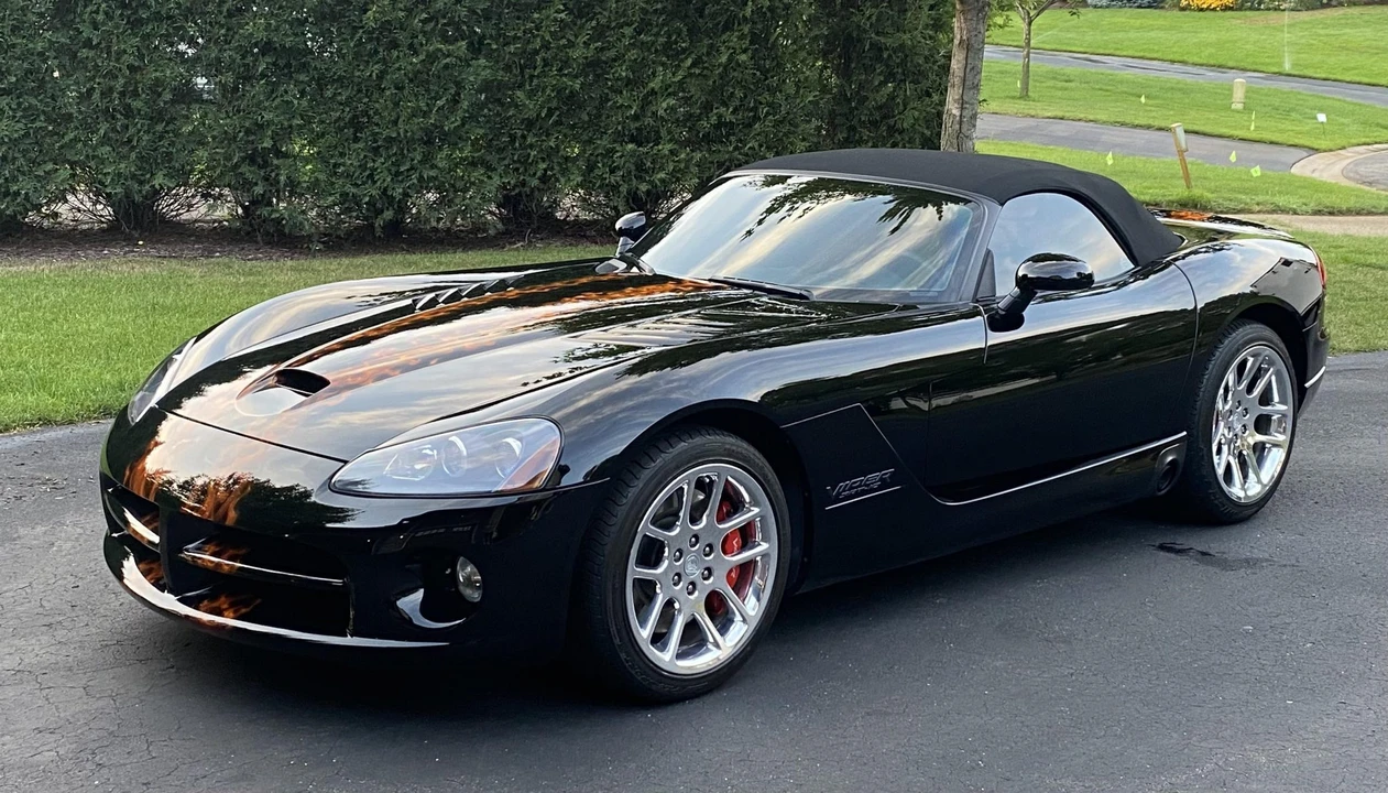 2004 Dodge Viper 3rd Gen - Image 2 of 31