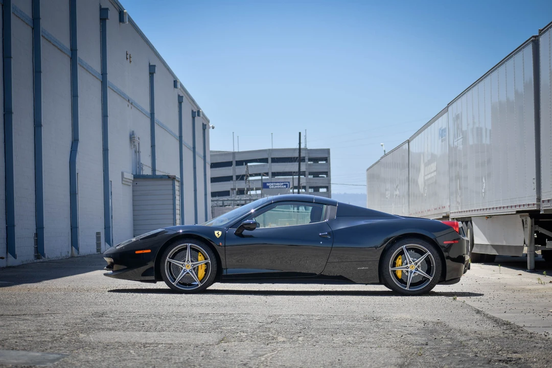 2013 Ferrari 458 Spider - Image 25 of 31