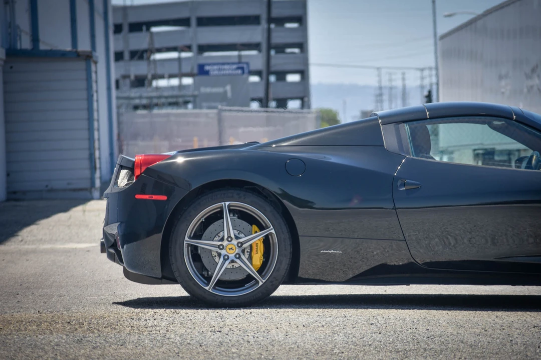 2013 Ferrari 458 Spider - Image 27 of 31