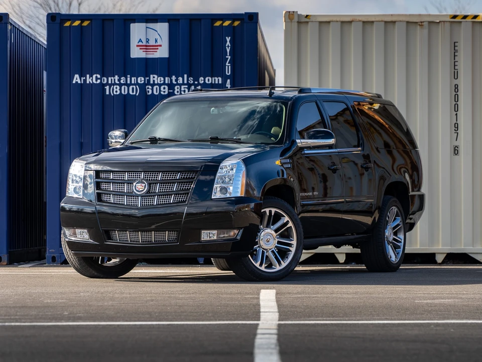 2014 Cadillac Escalade & EXT 3rd Gen - Image 2 of 31