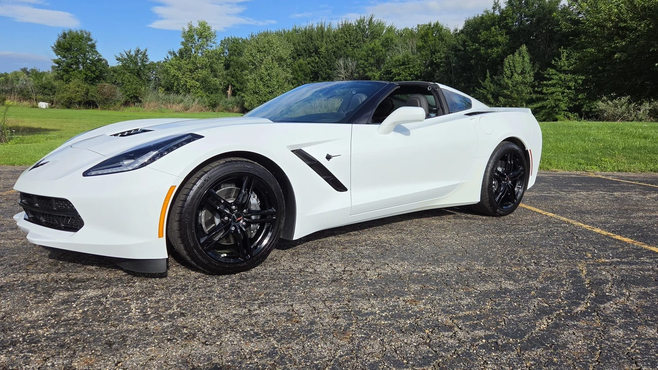 2017 Chevrolet Corvette C7 - Image 3 of 31