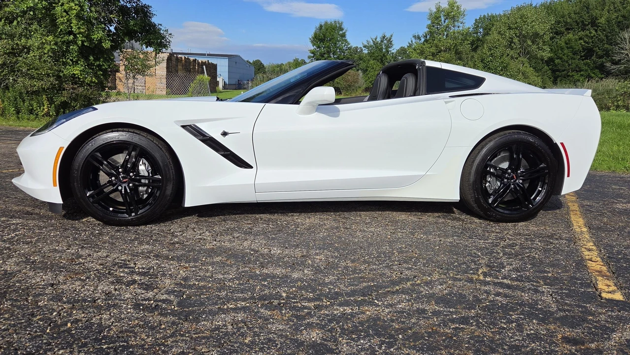 2017 Chevrolet Corvette C7 - Image 16 of 31