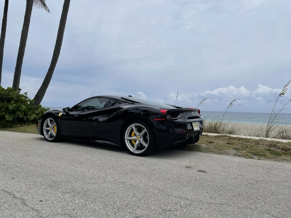 2017 Ferrari 488 GTB - Image 21 of 31