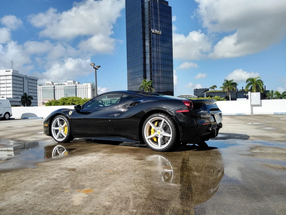 2017 Ferrari 488 GTB - Image 20 of 31