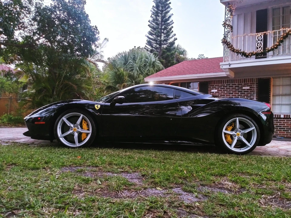 2017 Ferrari 488 GTB - Image 12 of 31