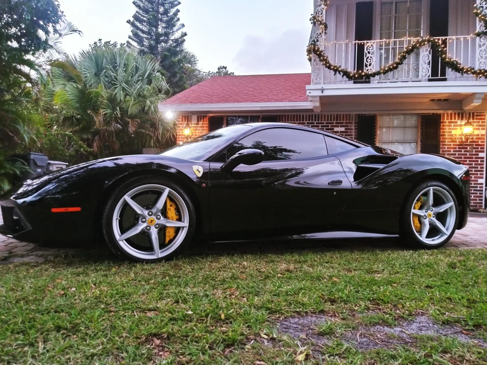 2017 Ferrari 488 GTB - Image 10 of 31