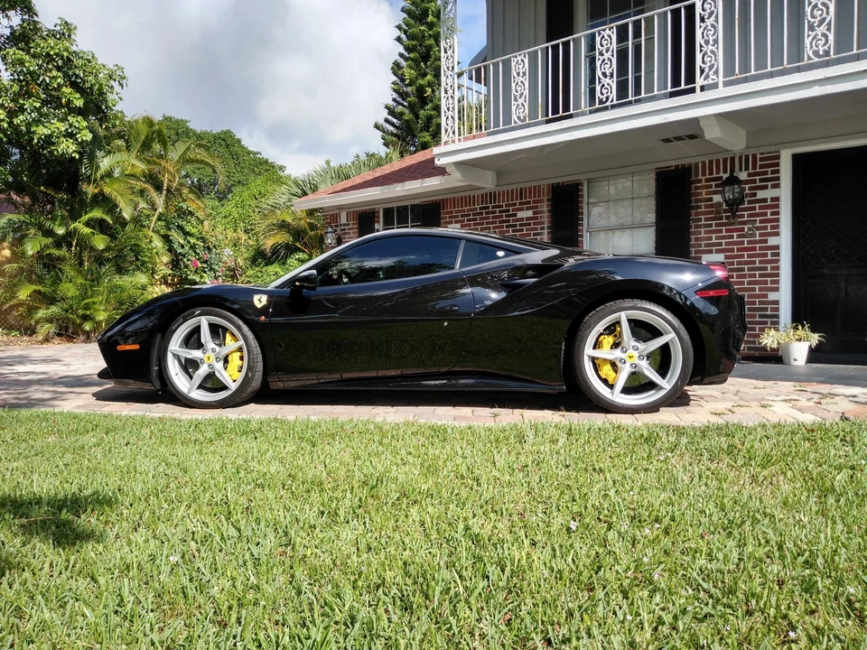 2017 Ferrari 488 GTB - Image 11 of 31