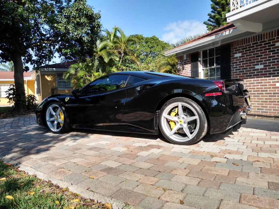 2017 Ferrari 488 GTB - Image 19 of 31