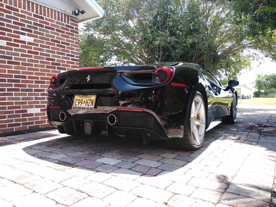 2017 Ferrari 488 GTB - Image 29 of 31