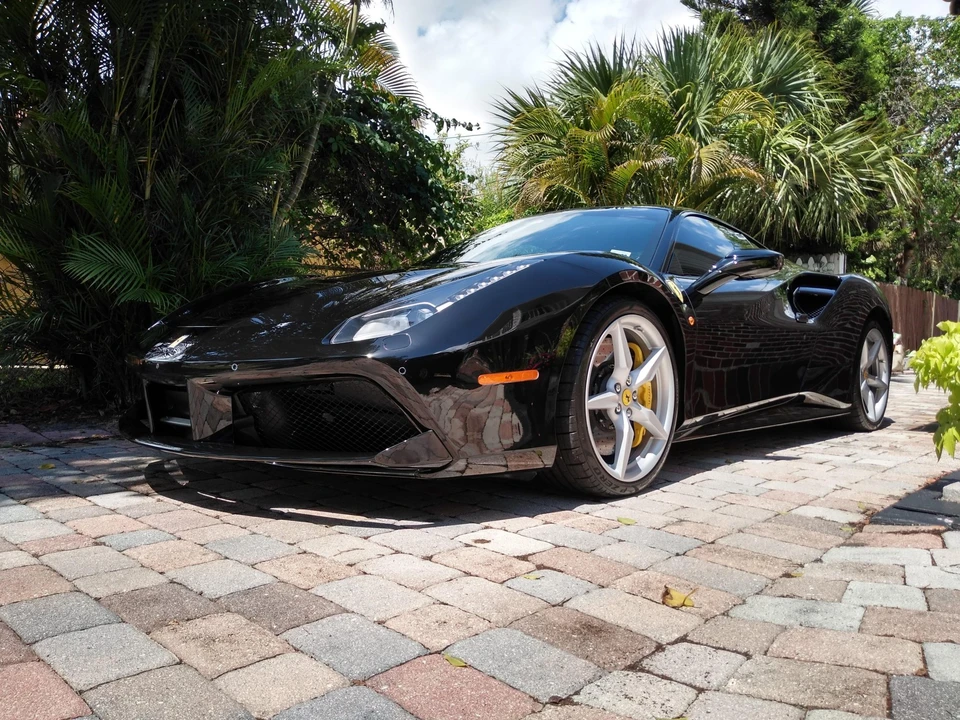 2017 Ferrari 488 GTB - Image 6 of 31