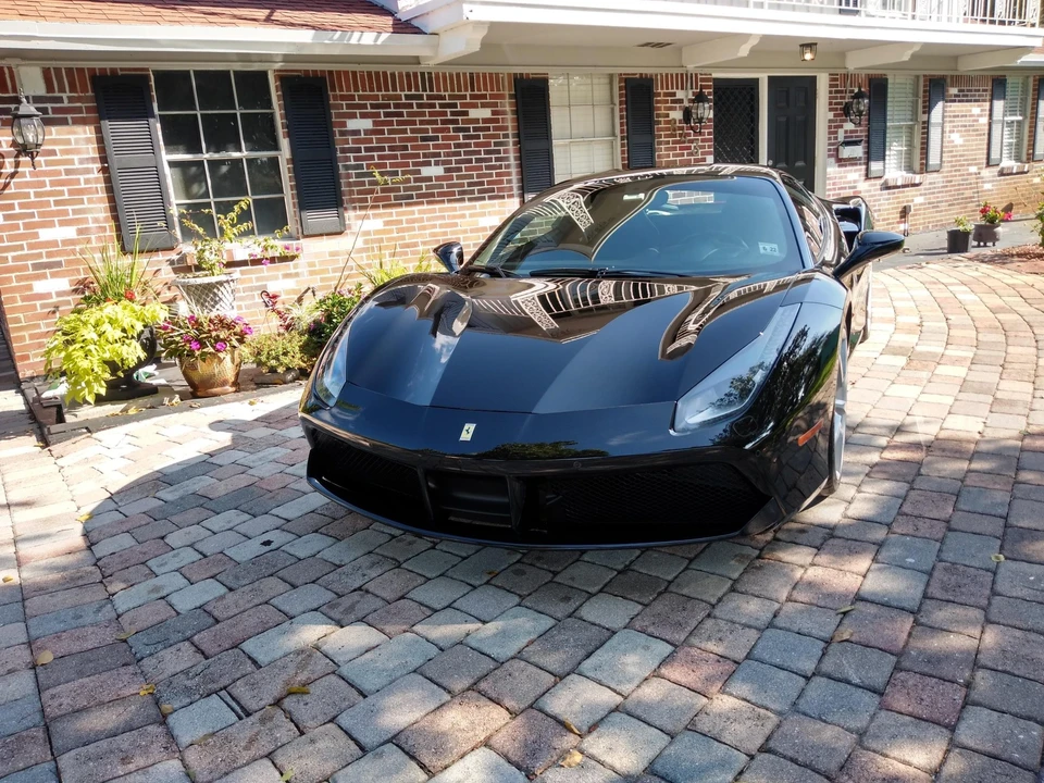 2017 Ferrari 488 GTB - Image 2 of 31