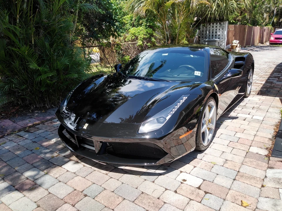 2017 Ferrari 488 GTB - Image 3 of 31