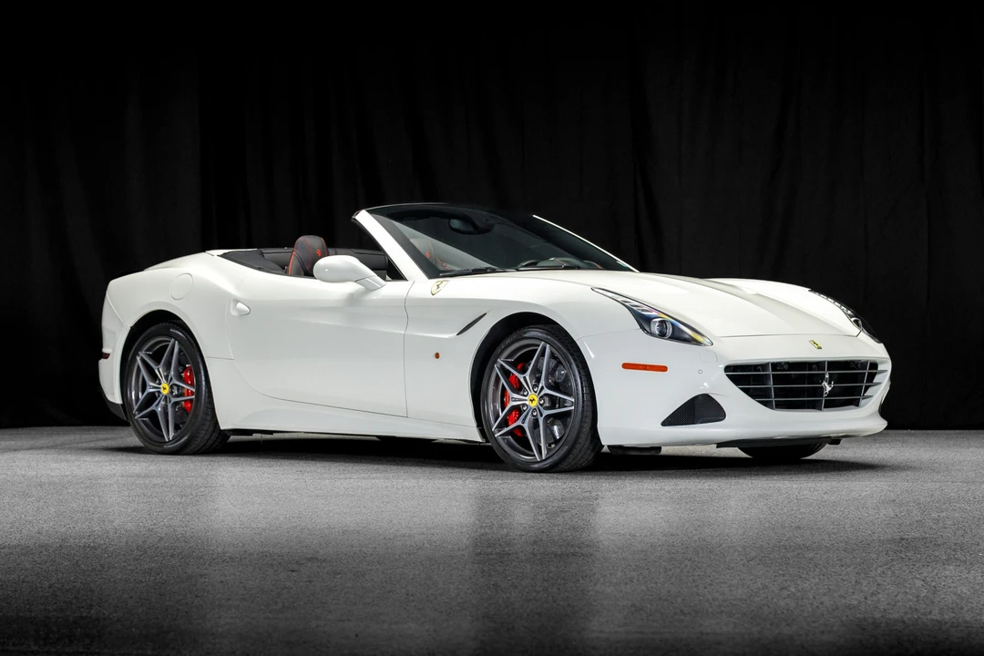 2017 Ferrari California T - Image 9 of 31