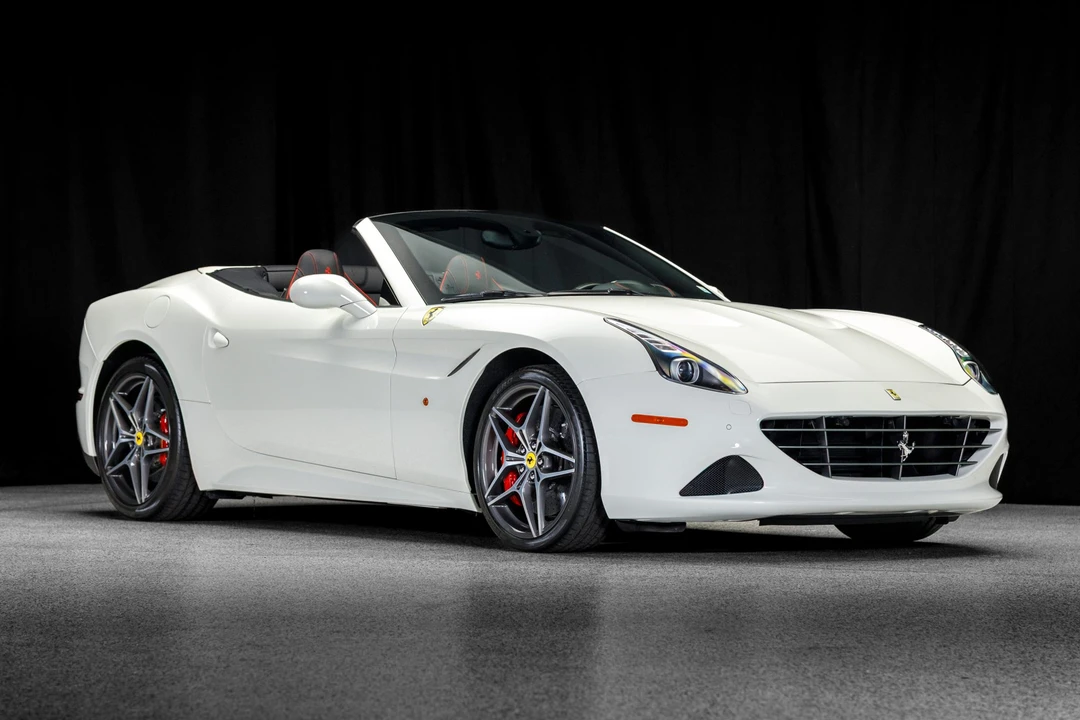 2017 Ferrari California T - Image 8 of 31