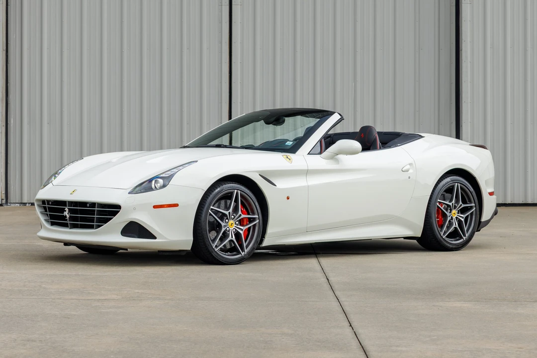 2017 Ferrari California T - Image 20 of 31