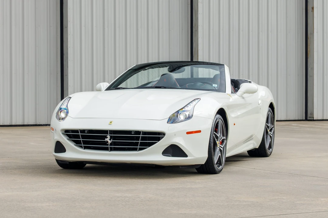 2017 Ferrari California T - Image 22 of 31
