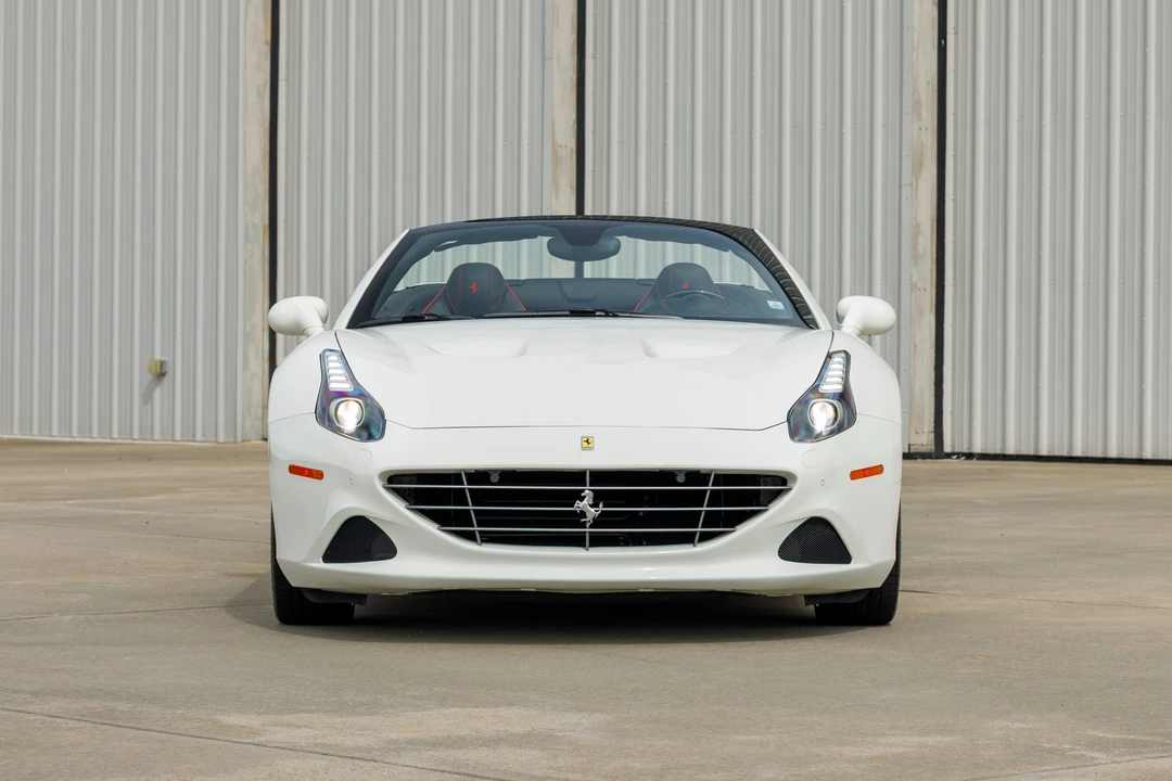 2017 Ferrari California T - Image 23 of 31