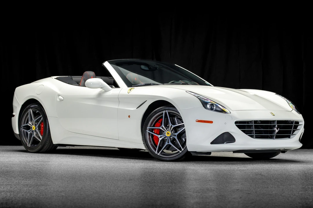 2017 Ferrari California T - Image 6 of 31