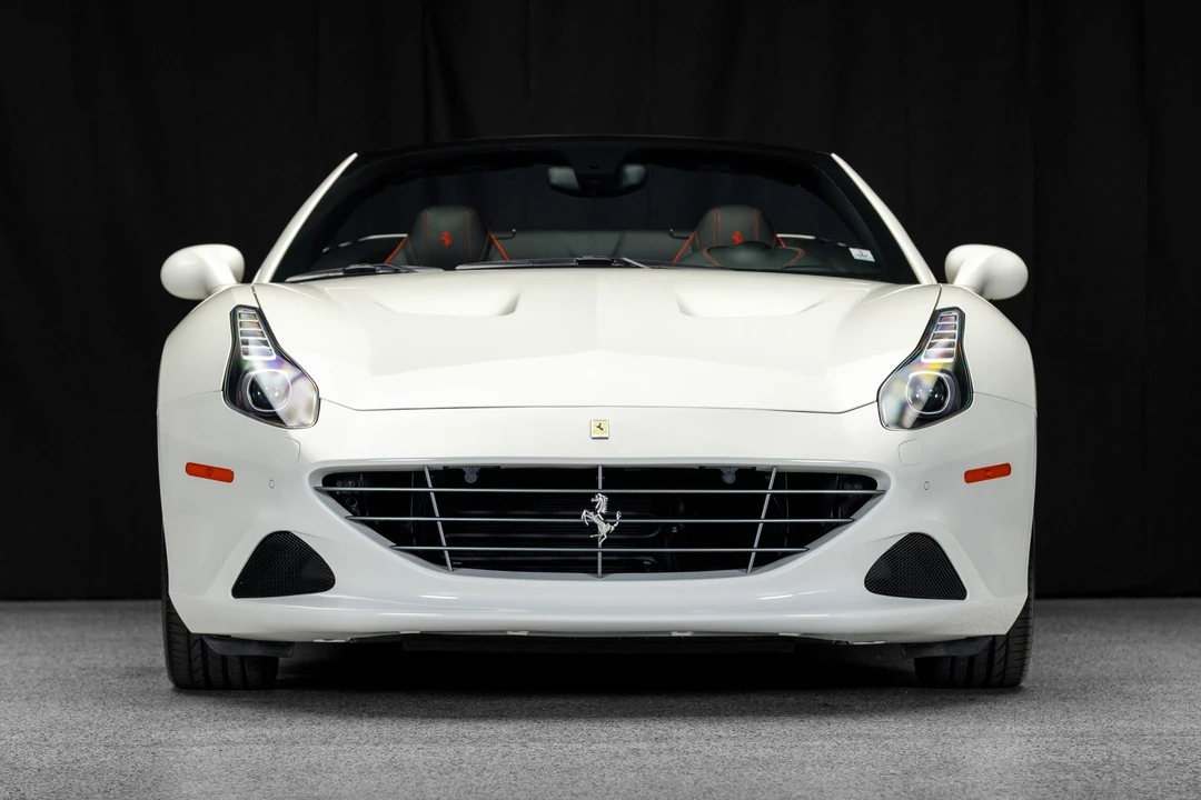 2017 Ferrari California T - Image 5 of 31