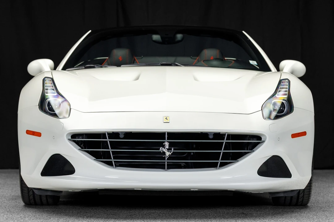 2017 Ferrari California T - Image 4 of 31