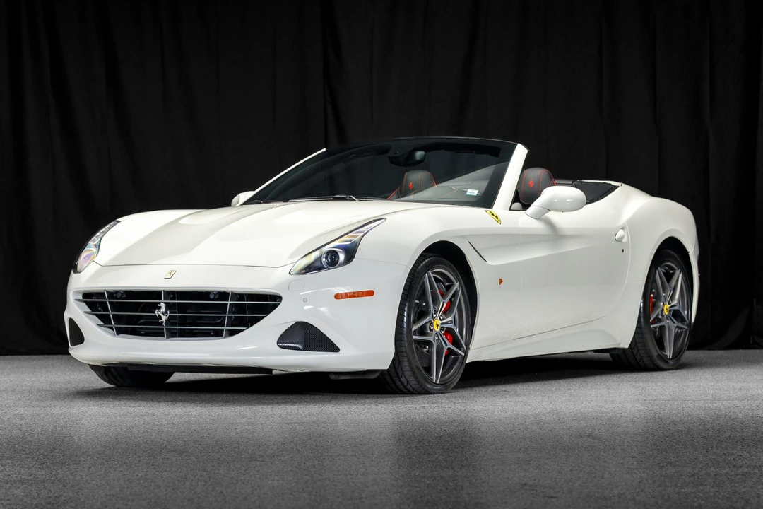 2017 Ferrari California T - Image 3 of 31