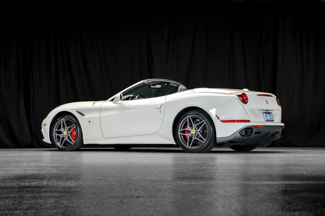 2017 Ferrari California T - Image 17 of 31