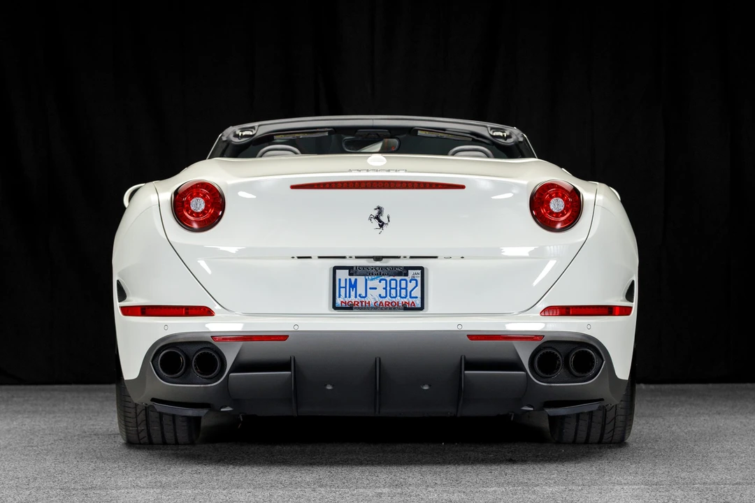 2017 Ferrari California T - Image 14 of 31
