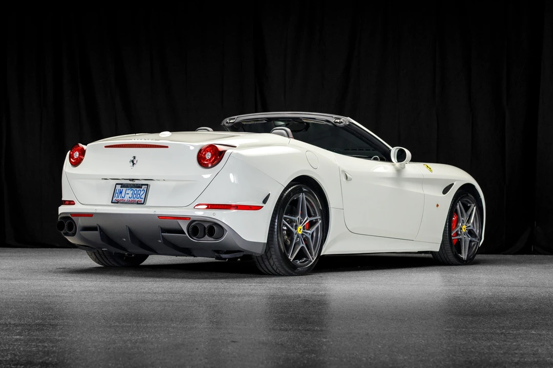 2017 Ferrari California T - Image 13 of 31
