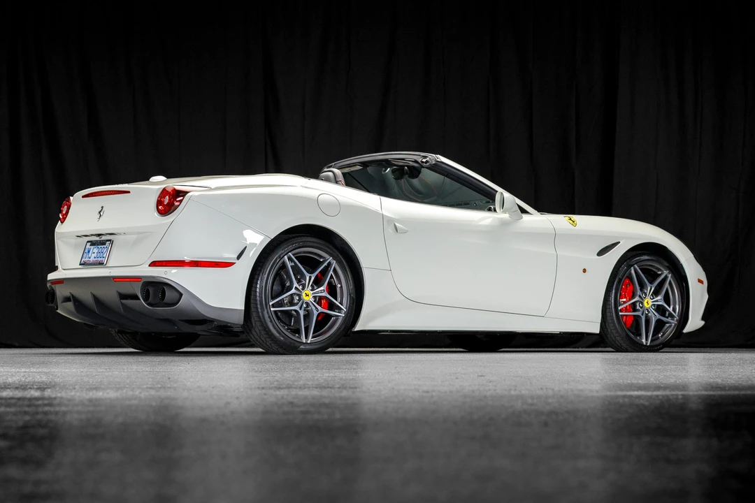 2017 Ferrari California T - Image 12 of 31