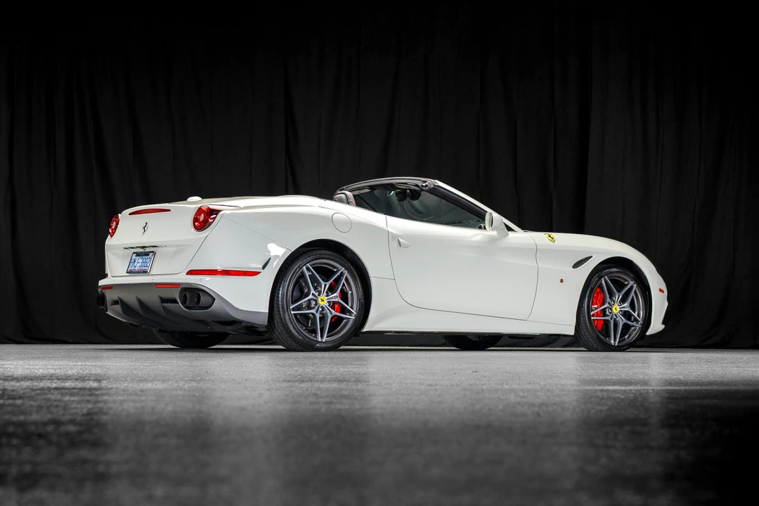 2017 Ferrari California T - Image 11 of 31