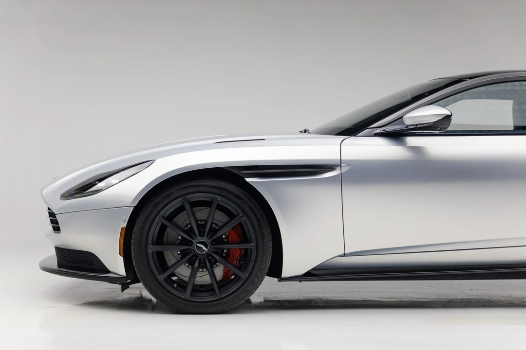 2019 Aston Martin DB11 AMR - Image 9 of 31
