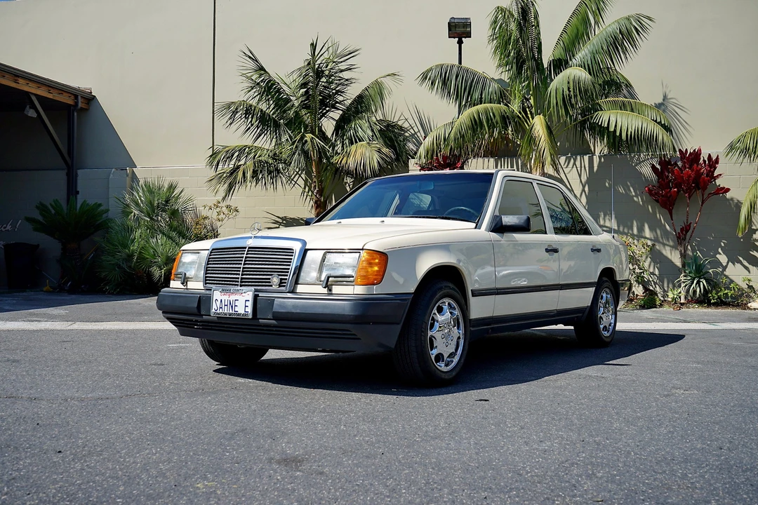 1986 Mercedes-Benz W124 E-Class - Image 4 of 31