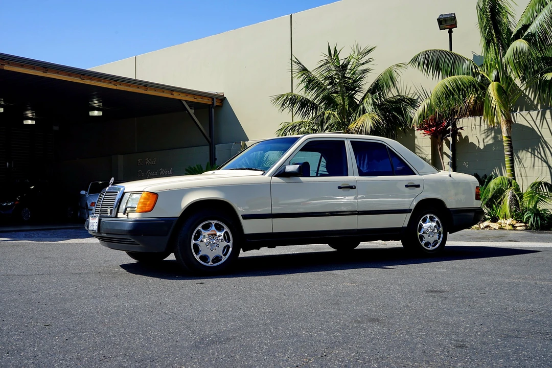 1986 Mercedes-Benz W124 E-Class - Image 3 of 31