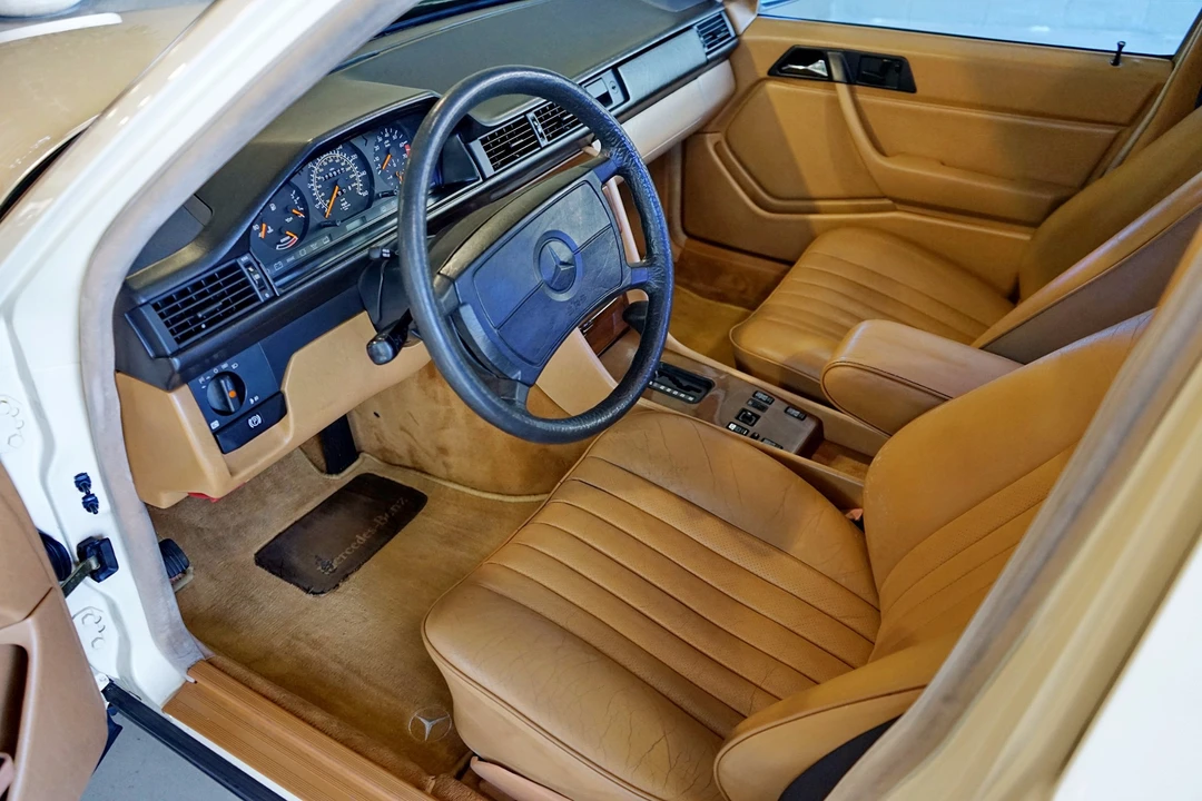 1986 Mercedes-Benz W124 E-Class - Image 23 of 31
