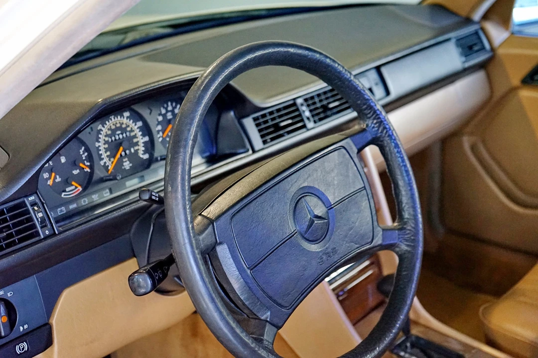 1986 Mercedes-Benz W124 E-Class - Image 28 of 31