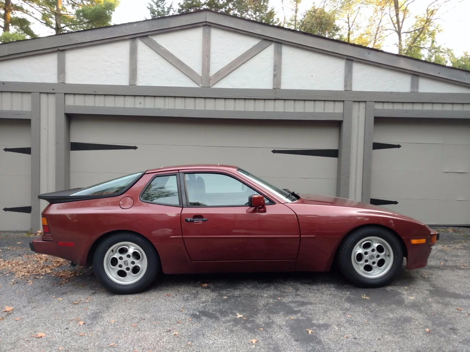 1985 Porsche 944 - Image 10 of 31