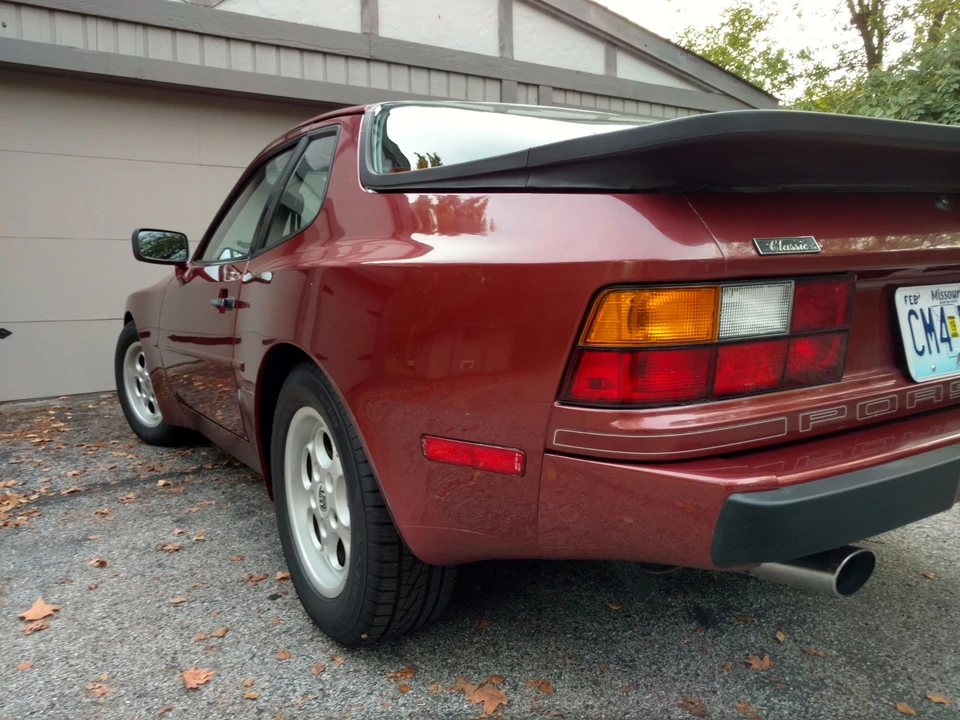 1985 Porsche 944 - Image 17 of 31