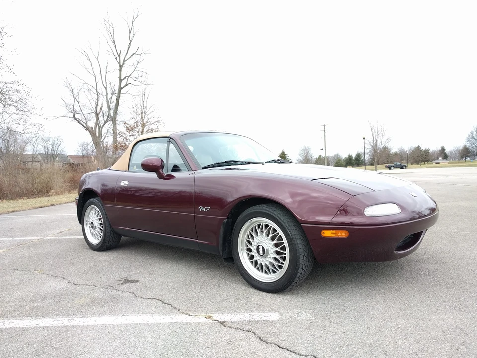 1995 Mazda NA MX-5 Miata - Image 2 of 31