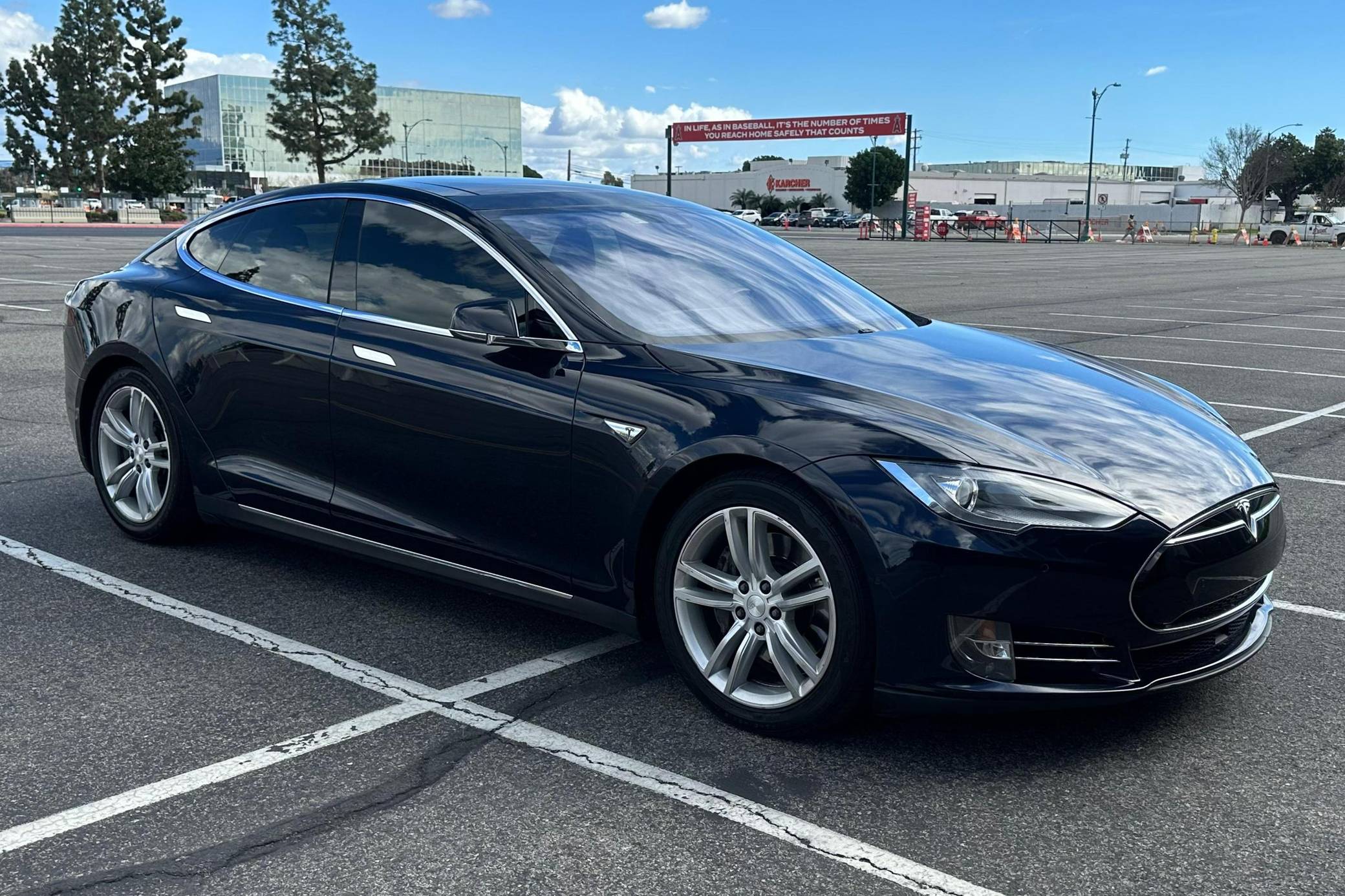 2015 Tesla Model S 85D